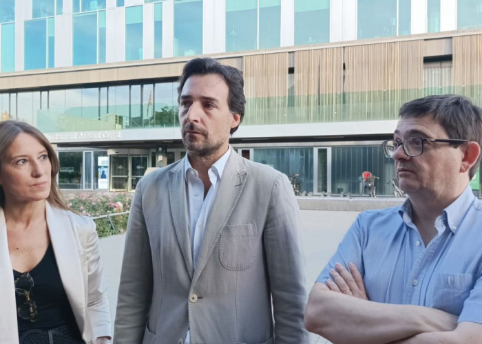 Zones de 'petó i adeu', proposta del PP per millorar la mobilitat als entorns escolars